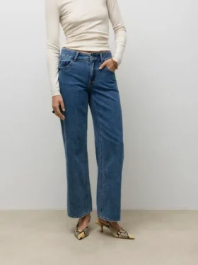 Awrena-jeans med middels høy midje og vid passform