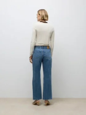 Awrena-jeans med middels høy midje og vid passform