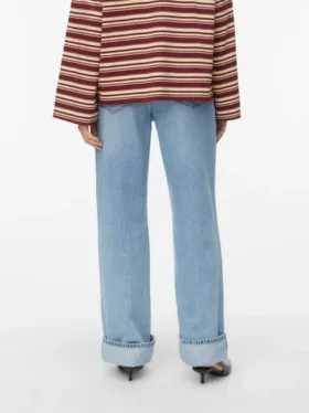 Awrena-jeans med middels høy midje og vid passform