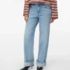 Awrena-jeans med middels høy midje og vid passform