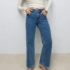 Awrena-jeans med middels høy midje og vid passform