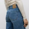 Awrena-jeans med middels høy midje og vid passform