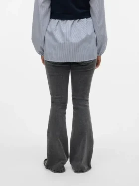 Jeans med vanlig passform, middels høy midje og bootcut