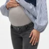 Jeans med vanlig passform, middels høy midje og bootcut