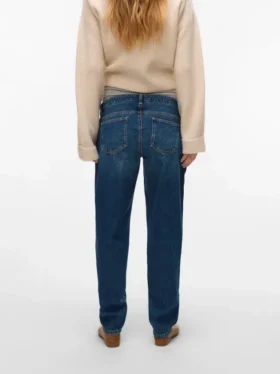 Jeans med vanlig passform og middels høy midje
