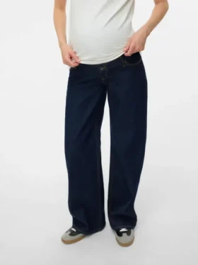Jeans med vid benpassform