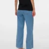 Jeans med vid benpassform