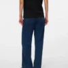 Jeans med vid benpassform