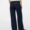 Jeans med vid benpassform