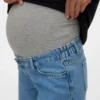 Jeans med vid benpassform