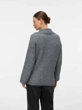 Pullover med høy hals og normal passform