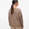 Pullover med rund hals og normal passform