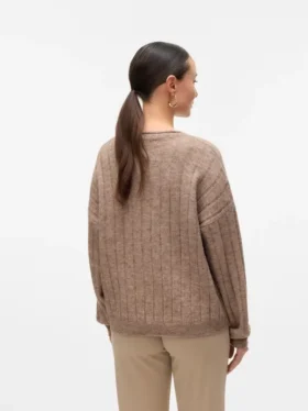Pullover med rund hals og normal passform