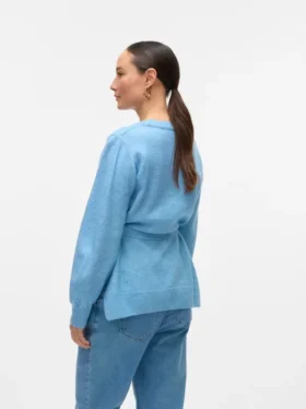 Pullover med rund hals og normal passform