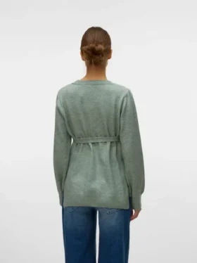 Pullover med rund hals og normal passform