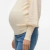 Pullover med rund hals og normal passform
