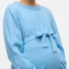 Pullover med rund hals og normal passform