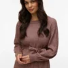 Pullover med rund hals og normal passform
