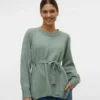 Pullover med rund hals og normal passform