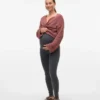Regular Fit, V-hals, oppbrettbare mansjetter, nedsenkede skuldre, genser