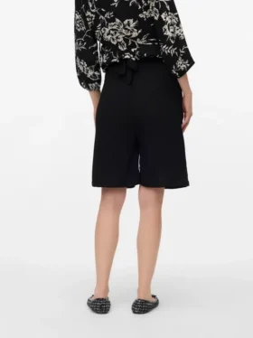 Shorts med normal passform og høy midje