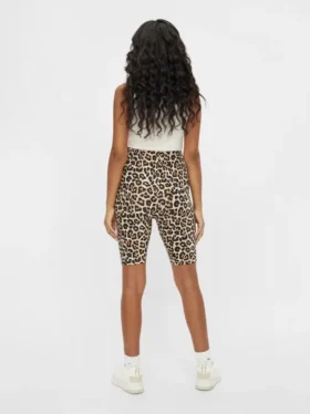 Tettsittende shorts