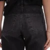 Topshop-jeans med høy midje og «mom fit»