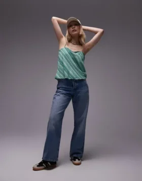 Topshop jeans med middels midje og løs passform
