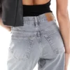 Topshop jeans med middels midje og løs passform
