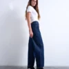 Tsbente jeans med middels høy midje og normal passform