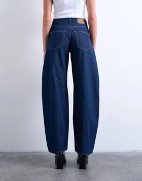 Tsbente jeans med middels høy midje og normal passform