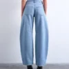Tsbente jeans med middels høy midje og normal passform