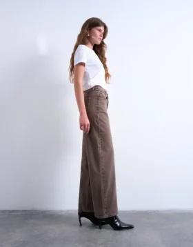 Tscinch-jeans med lav midje og vid passform