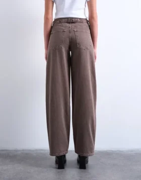 Tscinch-jeans med lav midje og vid passform