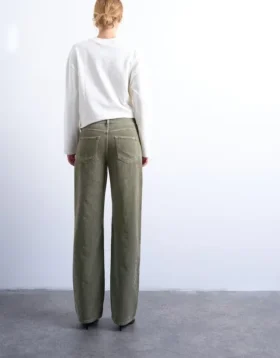 Tsember-jeans med lav midje og normal passform