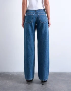 Tsember-jeans med lav midje og vid passform