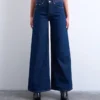 Tshorizon-jeans med middels høy midje og vid passform