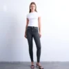 Tsjamie-jeans med høy midje og smal passform