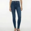 Tsjamie-jeans med høy midje og smal passform