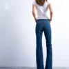 Tsjamie jeans med høy midje og utvidet passform