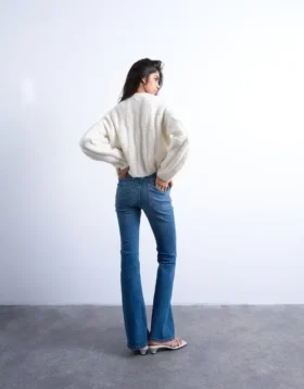 Tsjamie jeans med høy midje og utvidet passform