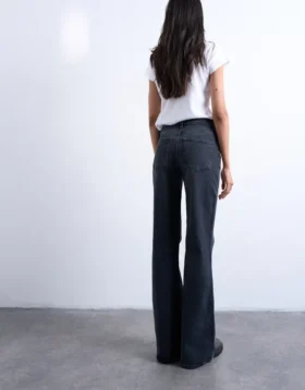 Tsmarie jeans med middels høy midje og utvidet passform