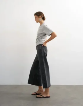 Tsvera High Rise Wide Fit – korte Jeans