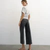 Tsvera High Rise Wide Fit – korte Jeans