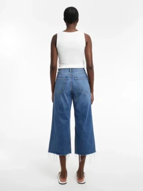 Tsvera High Rise Wide Fit – korte Jeans