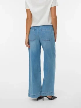 Vmallison jeans med middels høy midje og vid passform