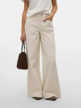 Vmannet jeans med middels høy midje og vid passform