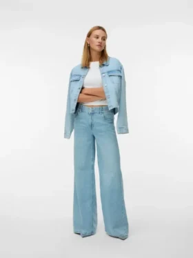 Vmannet jeans med middels høy midje og vid passform