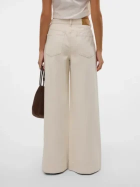 Vmannet jeans med middels høy midje og vid passform