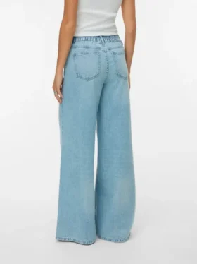 Vmannet jeans med middels høy midje og vid passform
